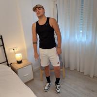 695091078: Chico busca chica en León