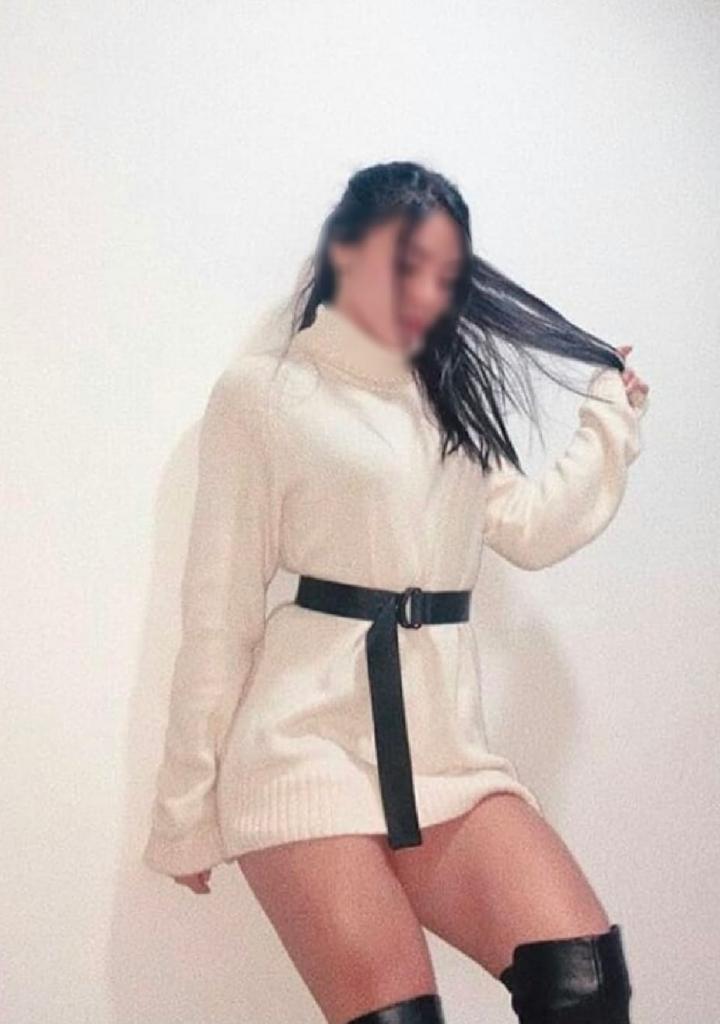 607264651: Chica busca chico en Barcelona