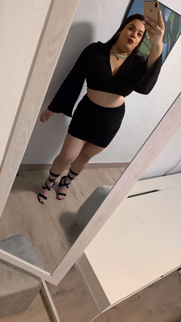 623344845: Travesti en León