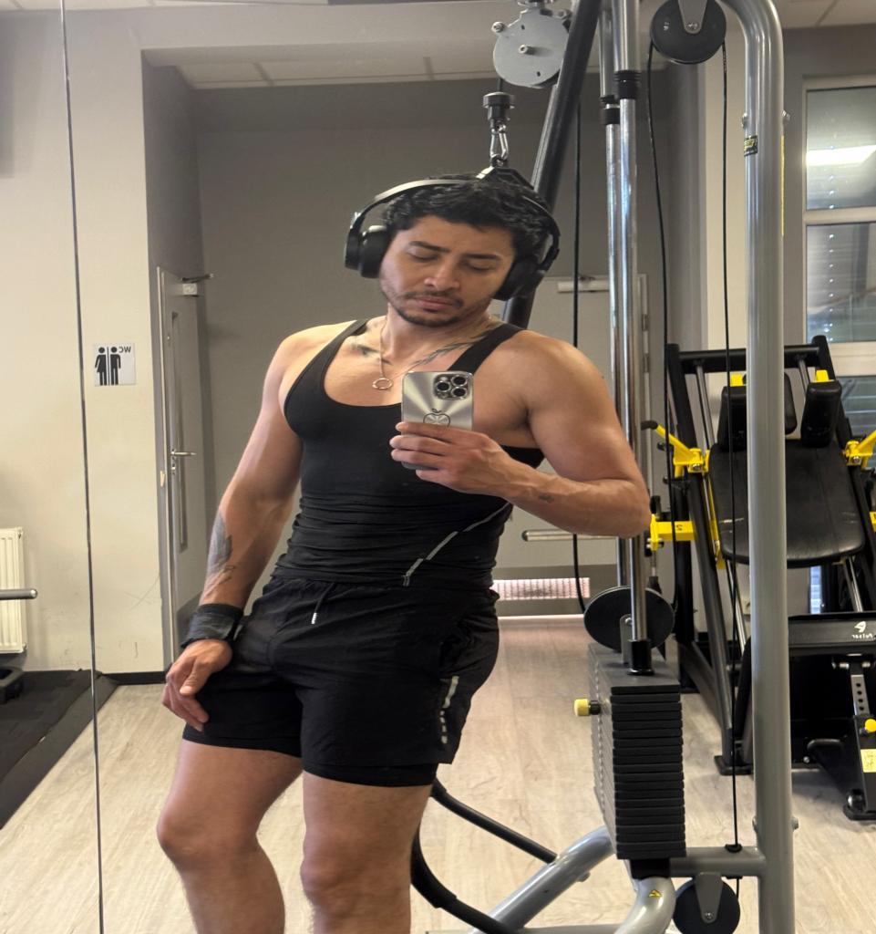 Chico busca chica en Granada: 