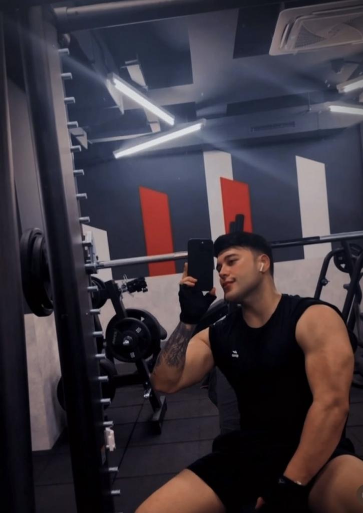 Chico busca chica en Murcia: 