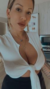 694283874: Chica busca chico en Gerona