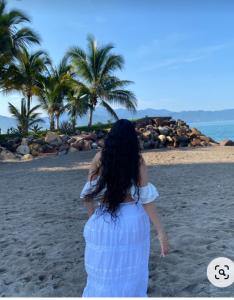 654964654: Chica busca chico en Ibiza