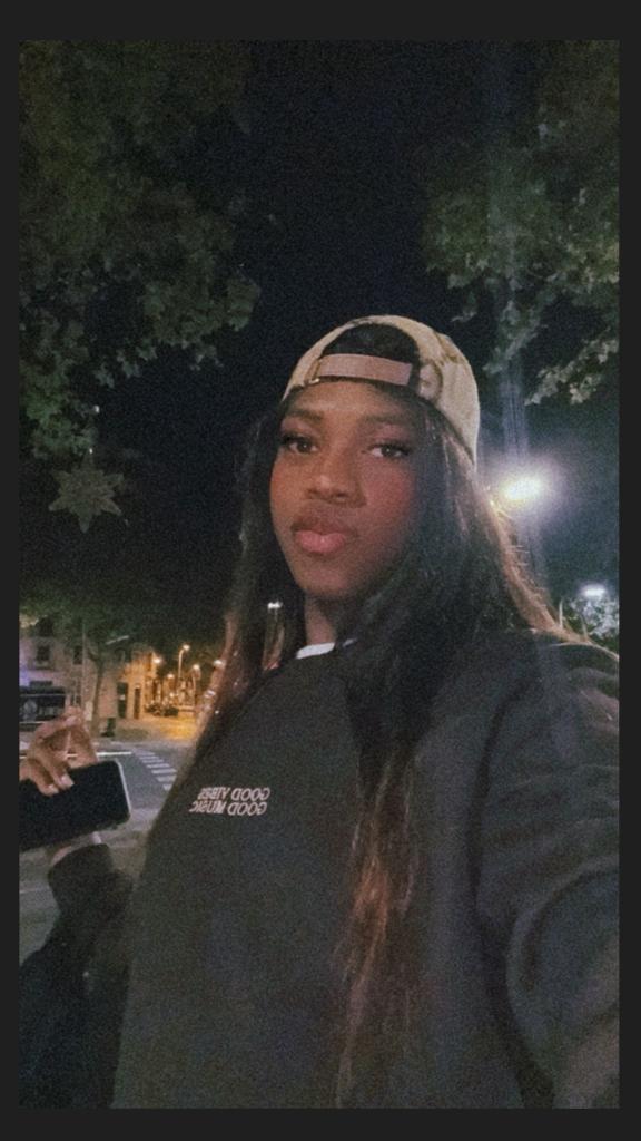 687123603: Transexual en Barcelona