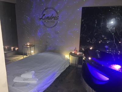 Chica busca chico en Barcelona: 