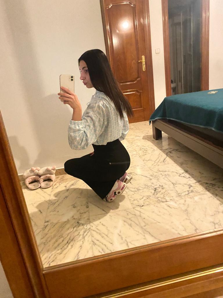 Chica busca chico en Almería: 