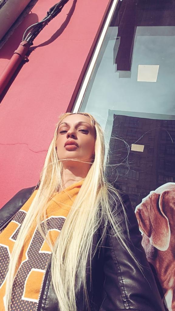 643712460: Chica busca chico en Pontevedra