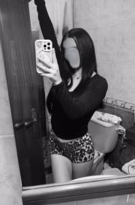 633747197: Chica busca chico en Sevilla