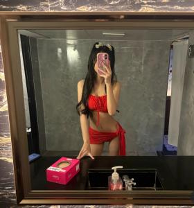 631790464: Chica busca chico en Málaga