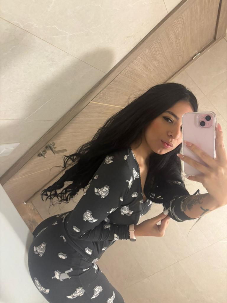 Chica busca chico en Almería: 