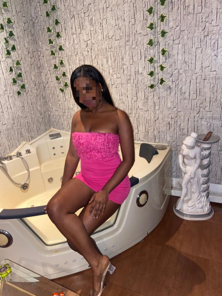 603971037: Chica busca chico en Sevilla