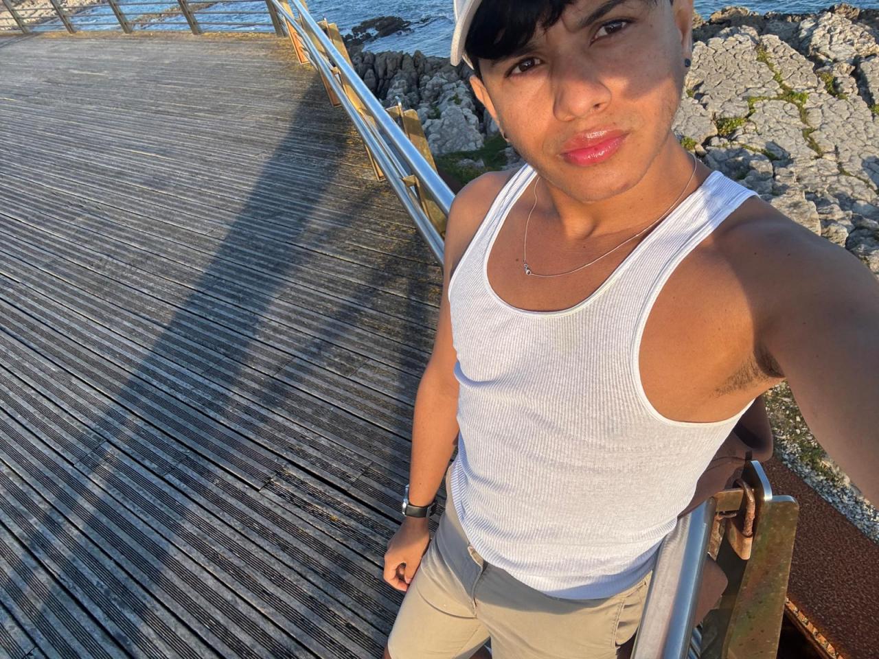 Chico busca chica en Cantabria: 