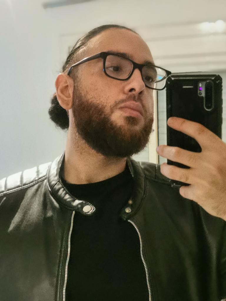 631816810: Chico busca chica en Barcelona