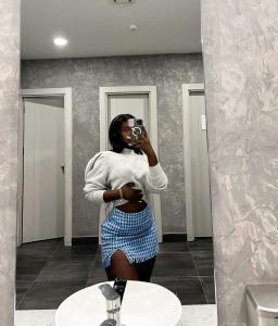 614688154: Chica busca chico en La Coruña