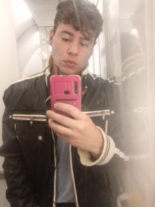 697695860: Chico busca chica en León