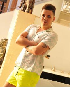 Chico busca chica en Gerona: 