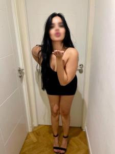 615684423: Chica busca chico en Madrid
