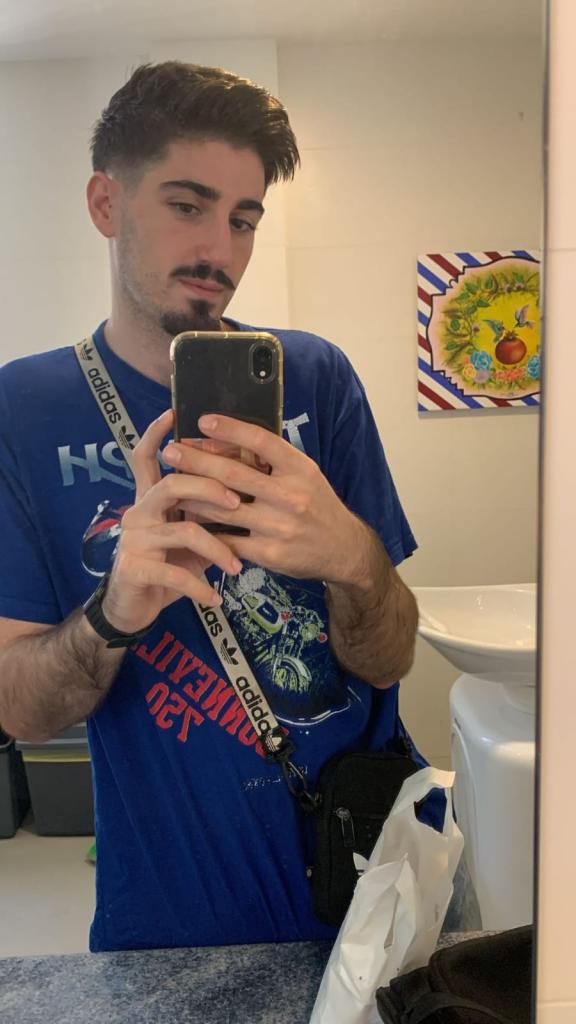 Chico busca chica en Sevilla: 