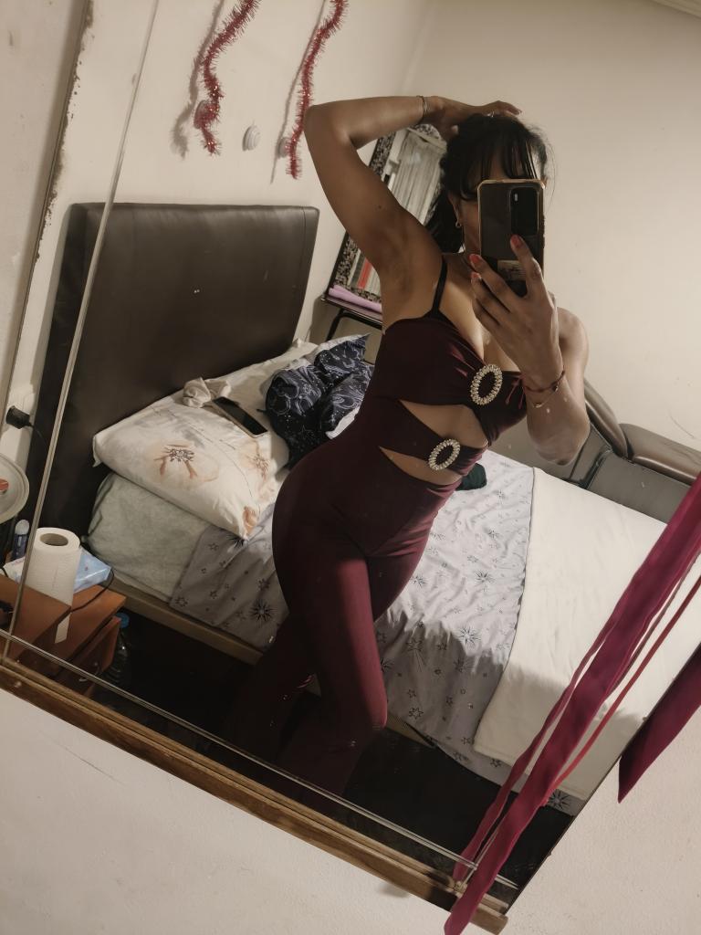 674832819: Chica busca chico en Navarra