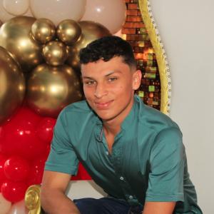 677652473: Chico busca chica en Sevilla