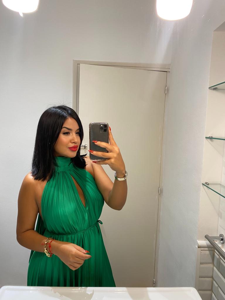 666834744: Chica busca chico en León