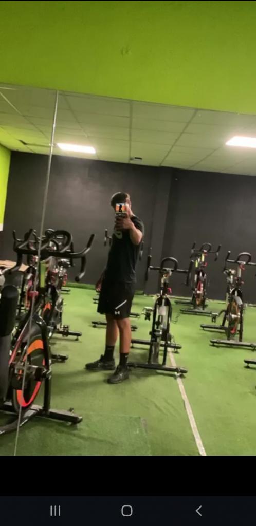 Chico busca chica en Cádiz: 