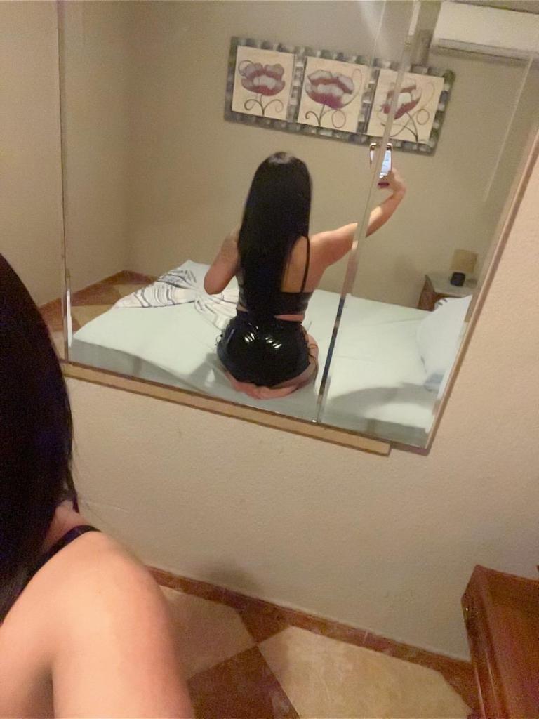 Chica busca chico en Granada: 