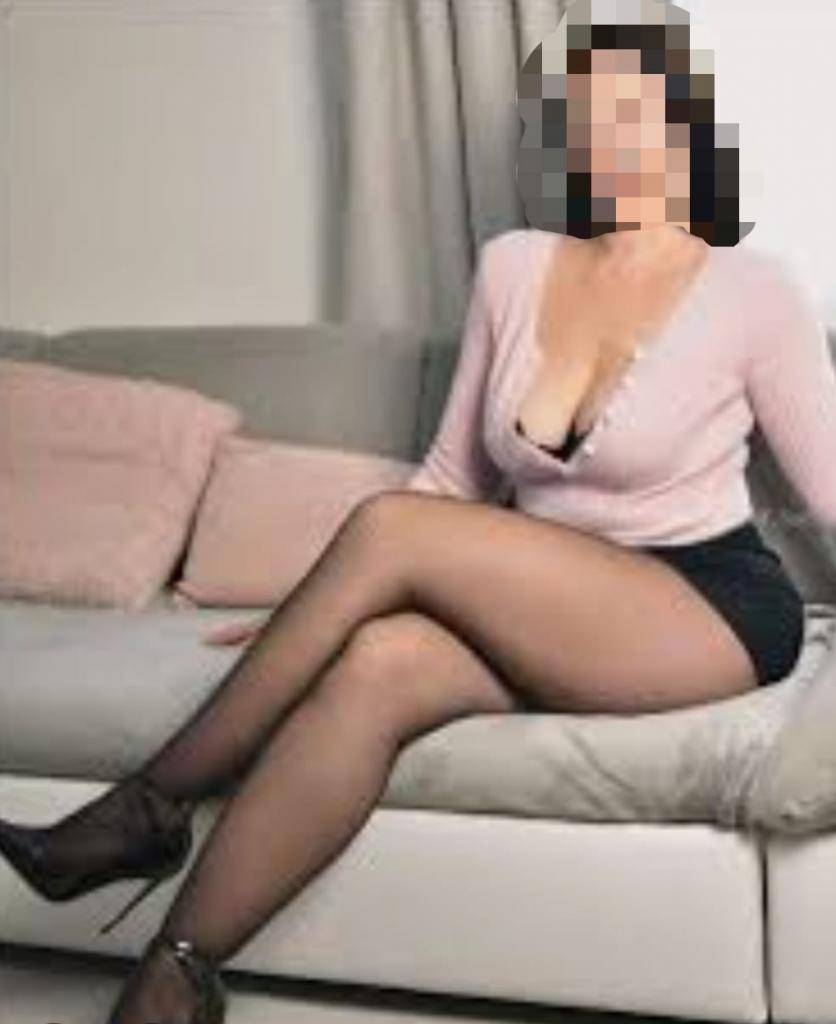 643710494: Chica busca chico en Sevilla