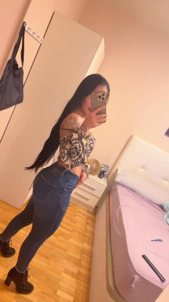 742088643: Chica busca chico en León