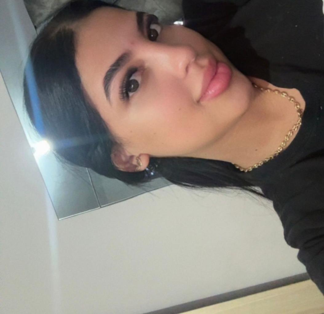 631727041: Chica busca chico en Cádiz