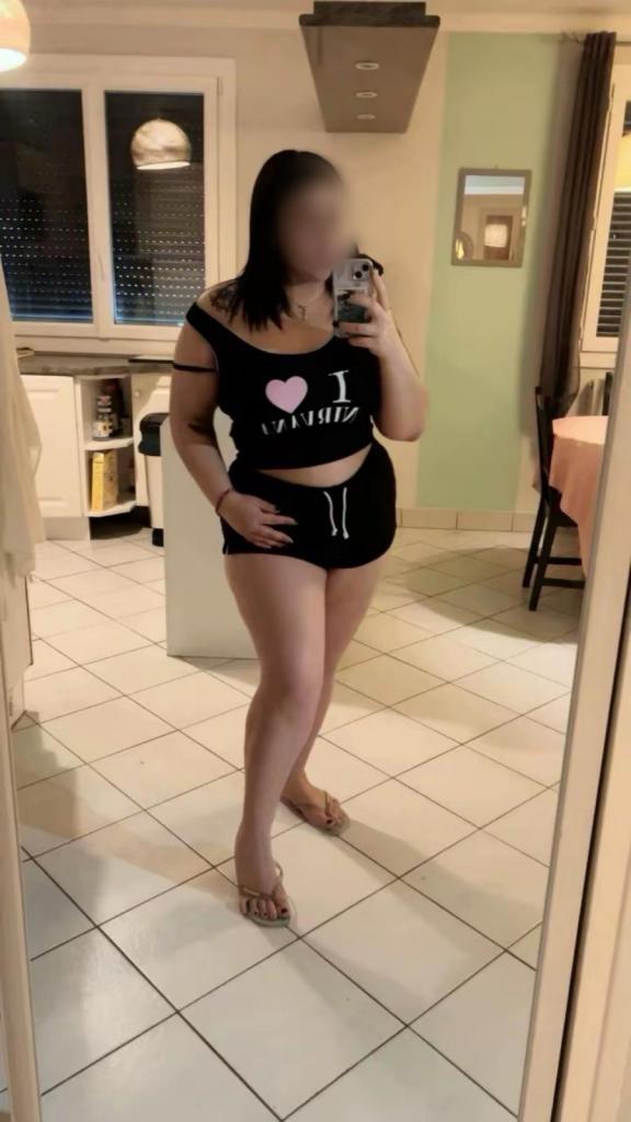 Chica busca chico en Cádiz: 