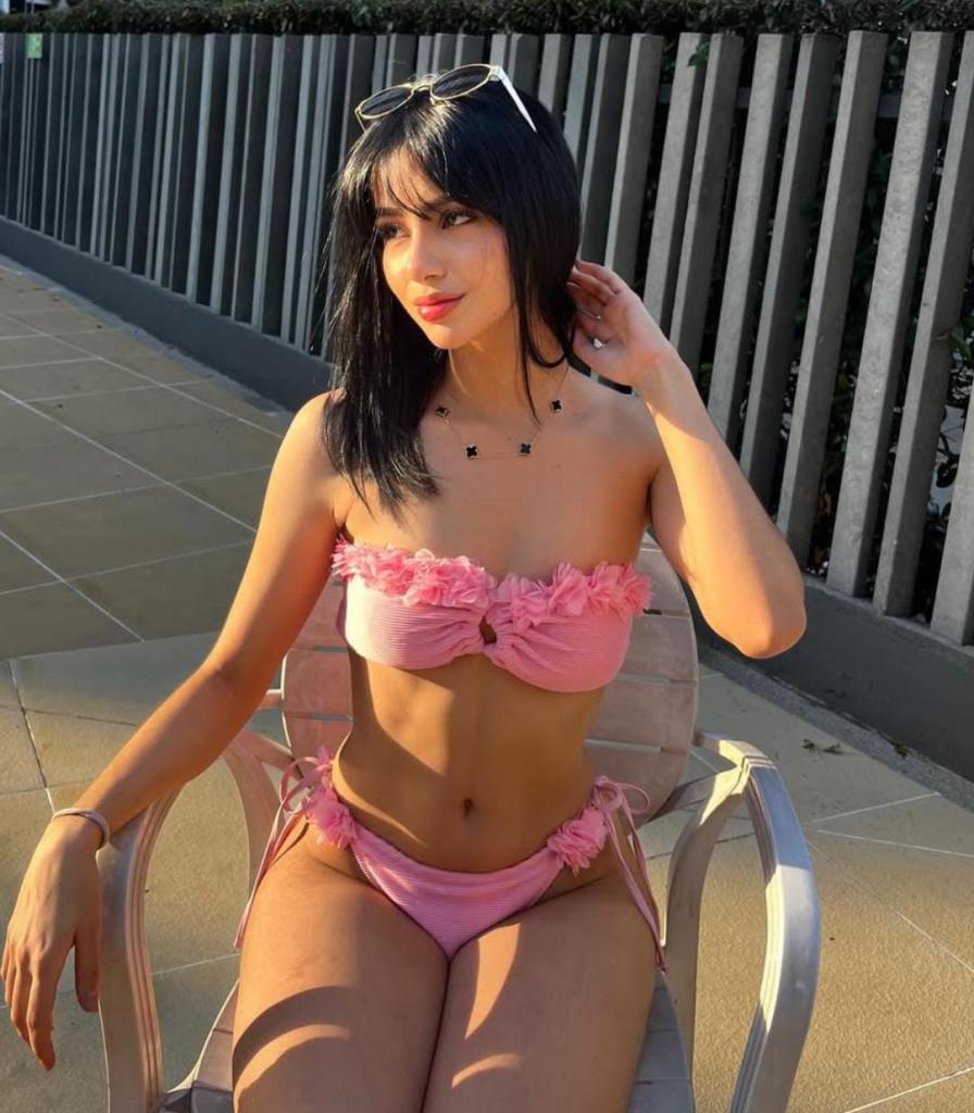 631364902: Chica busca chico en Murcia