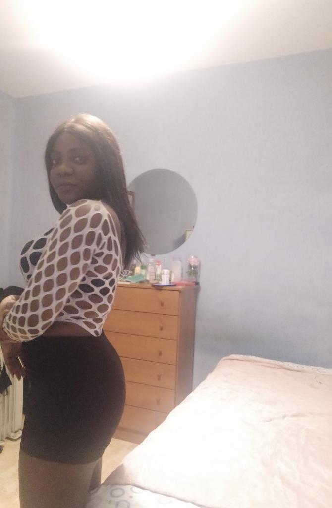 666321521: Chica busca chico en Cádiz