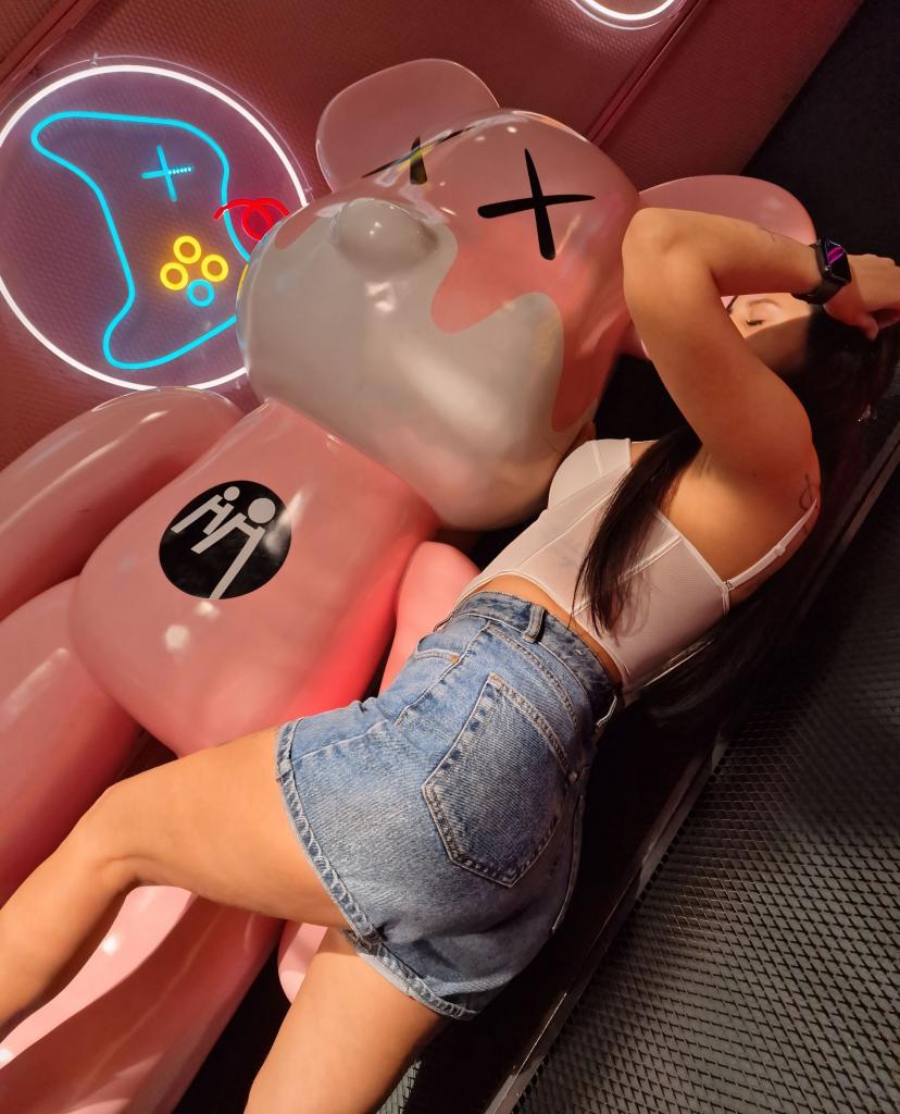 637919886: Chica busca chico en Sevilla