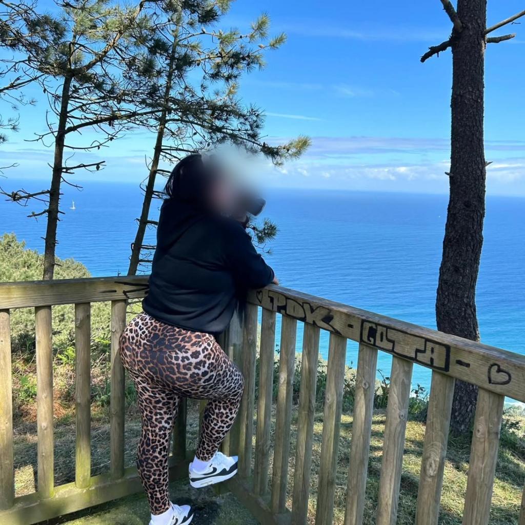 Chica busca chico en Cádiz: 