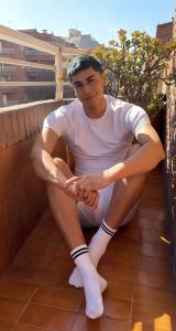 664014126: Chico busca chica en Barcelona