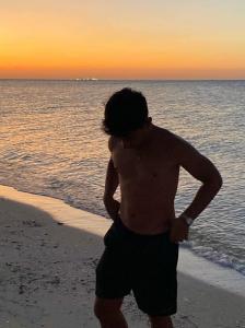 664445171: Chico busca chica en Sevilla