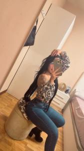 742088643: Chica busca chico en León