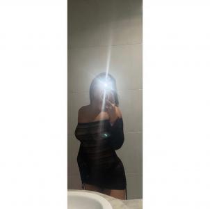 654798258: Chica busca chico en Barcelona