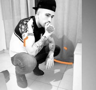 623949778: Chico busca chica en Pontevedra