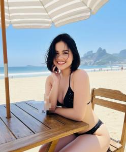 670738176: Chica busca chico en Madrid