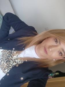 742031916: Chica busca chico en León