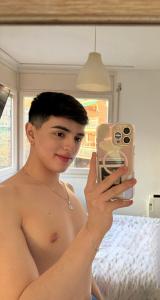 695313803: Chico busca chica en Barcelona