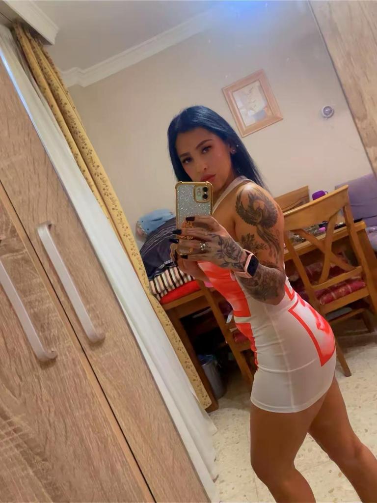 Chica busca chico en Cádiz: 