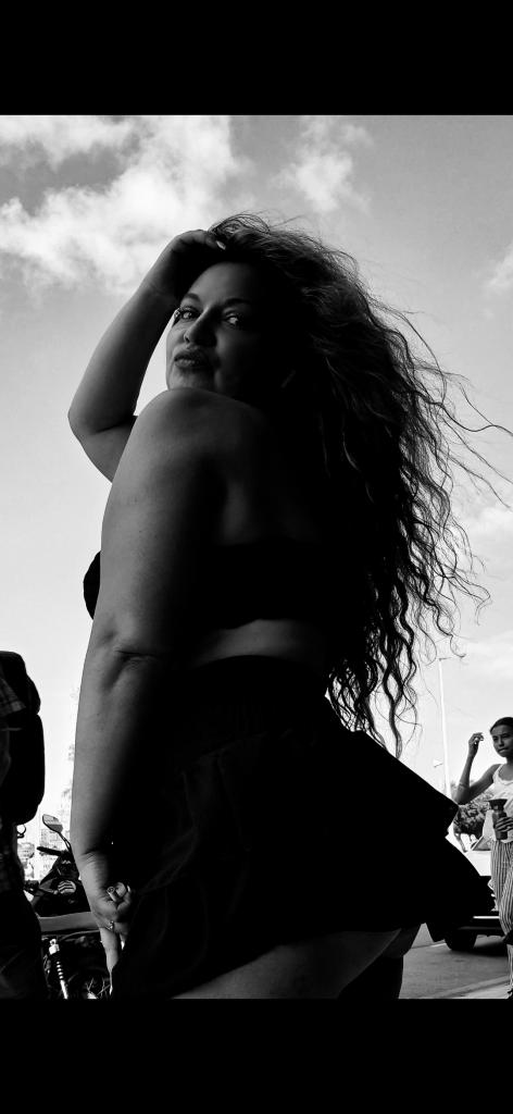 663984678: Chica busca chico en Ávila