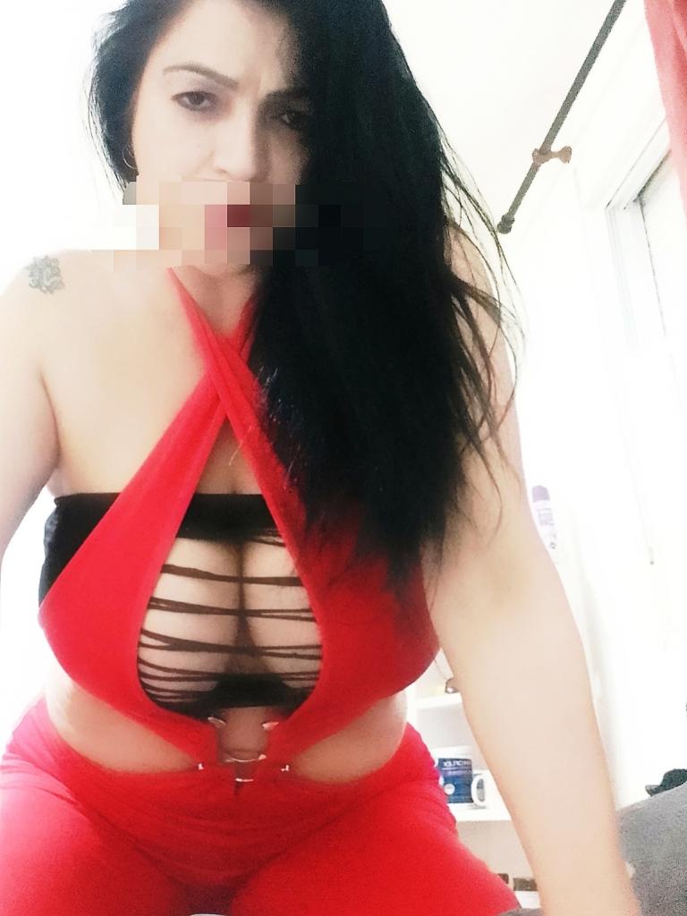 Chica busca chico en Ibiza: 