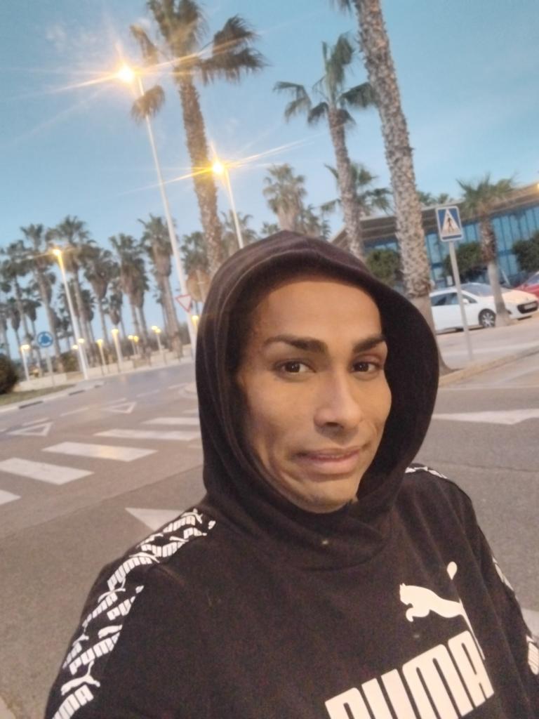 611236297: Transexual en Gerona