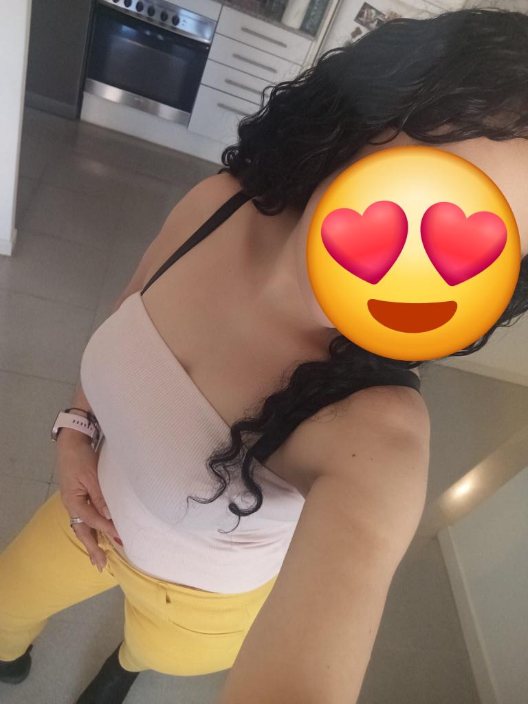 614624265: Chica busca chico en Barcelona