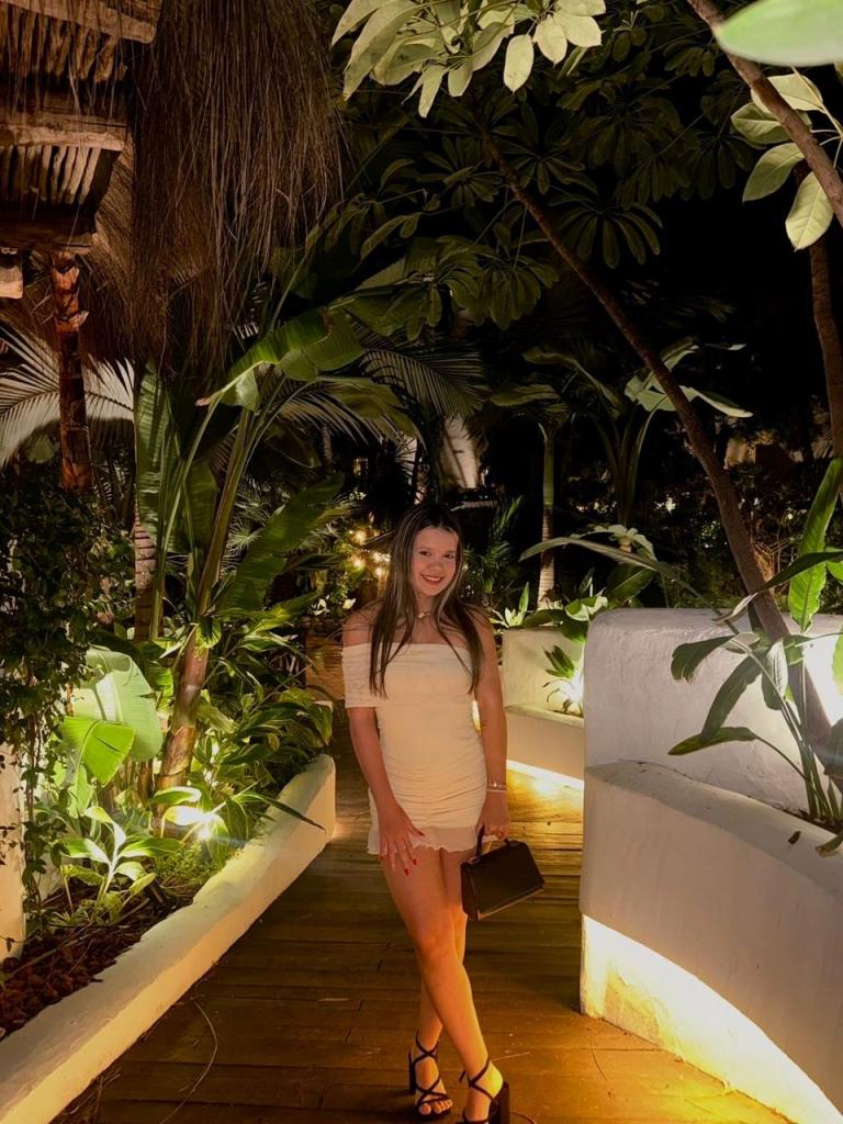 685225753: Chica busca chico en Málaga