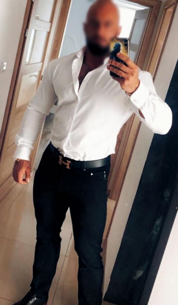 Chico busca chica en Sevilla: 